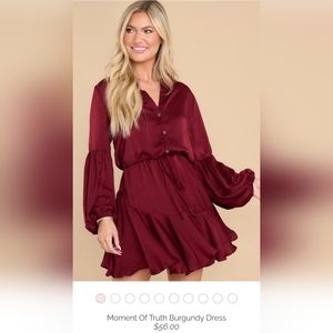 Aakaa dress in bergundy